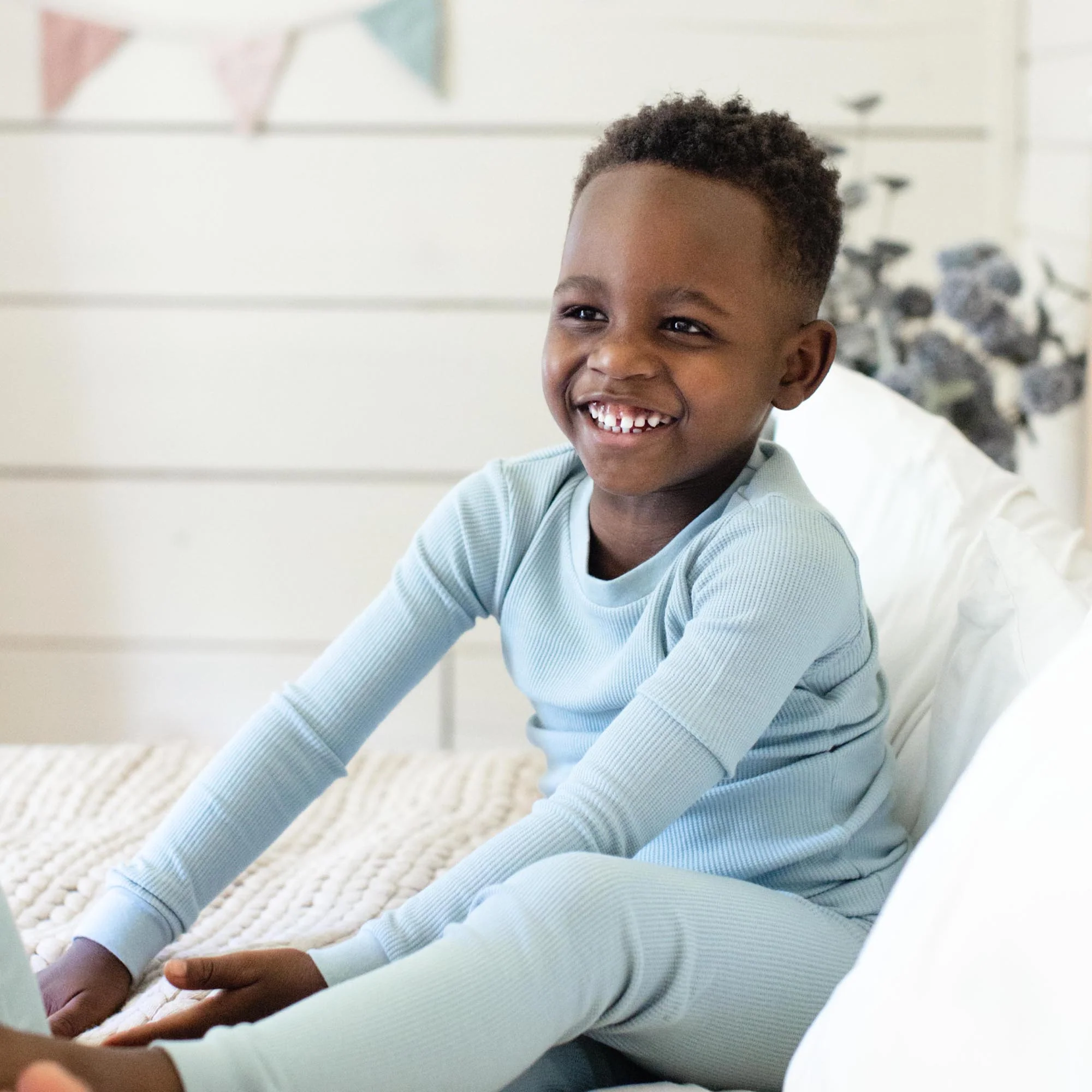 Honeysoft™ Mommy & Me Matching Thermal Lyocell Sleeper - Mountain Blue - Image 5